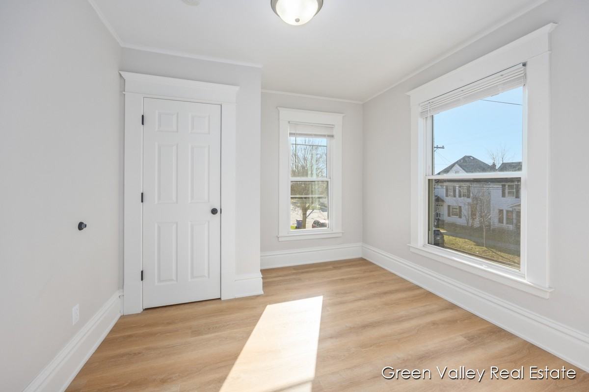 743 Crosby St Nw - Photo 2 of 21