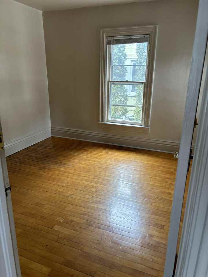 717 Scott Ave - Photo 4 of 18