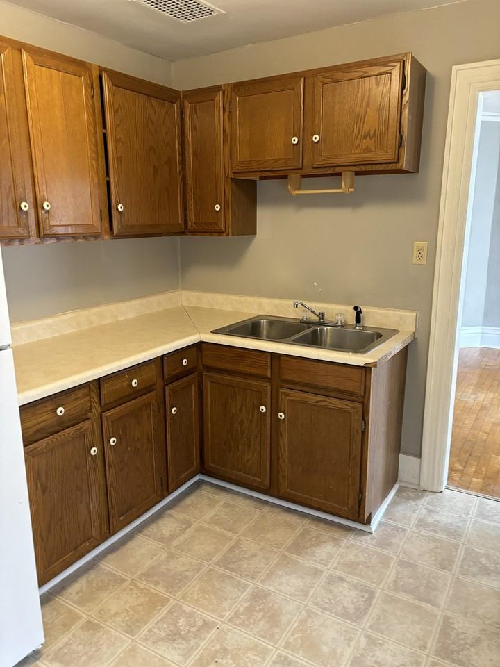 717 Scott Avenue - Photo 6 of 18