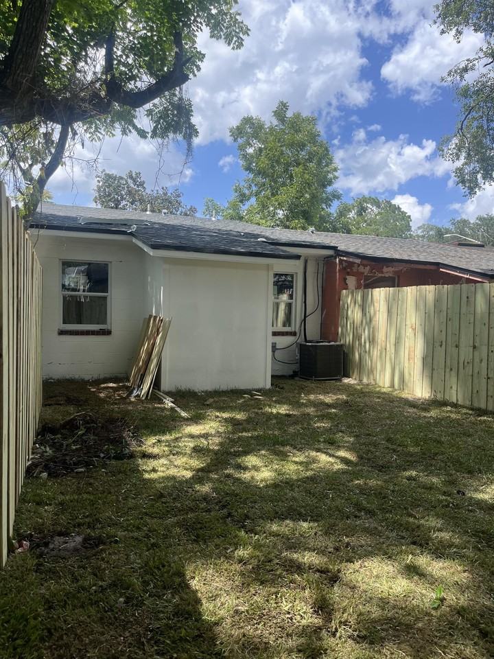 4504 Ken Knight Dr N - Photo 3 of 8