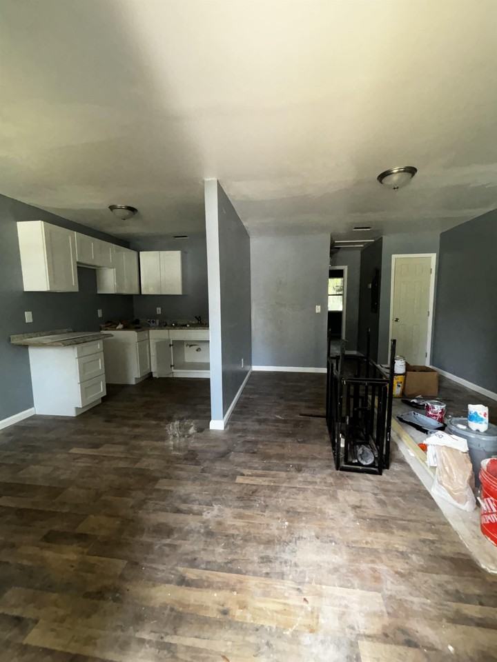 4504 Ken Knight Dr N - Photo 4 of 8