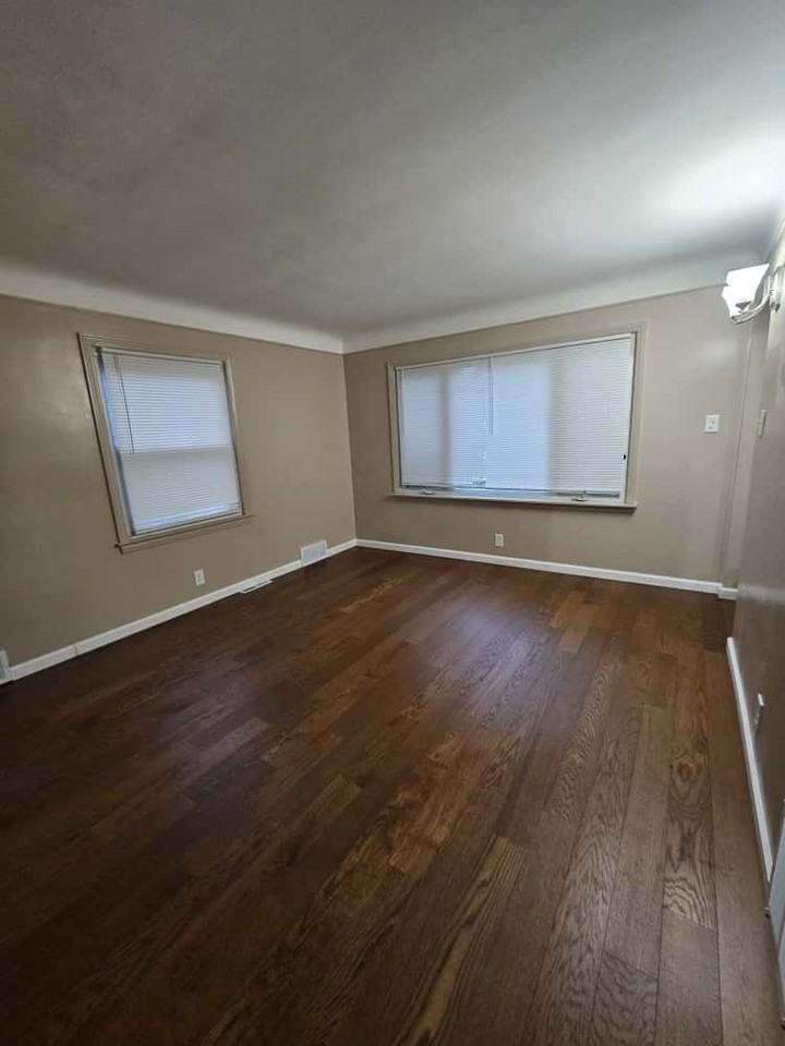 19684 Roscommon Street, Unit Roscommon - Photo 3 of 9