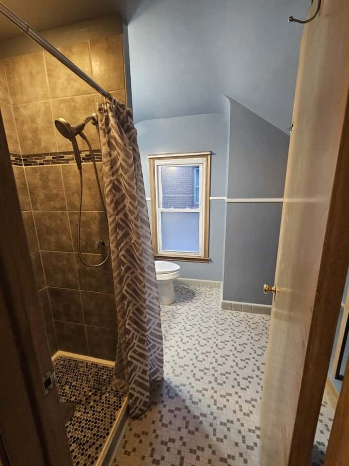 19684 Roscommon Street, Unit Roscommon - Photo 7 of 9