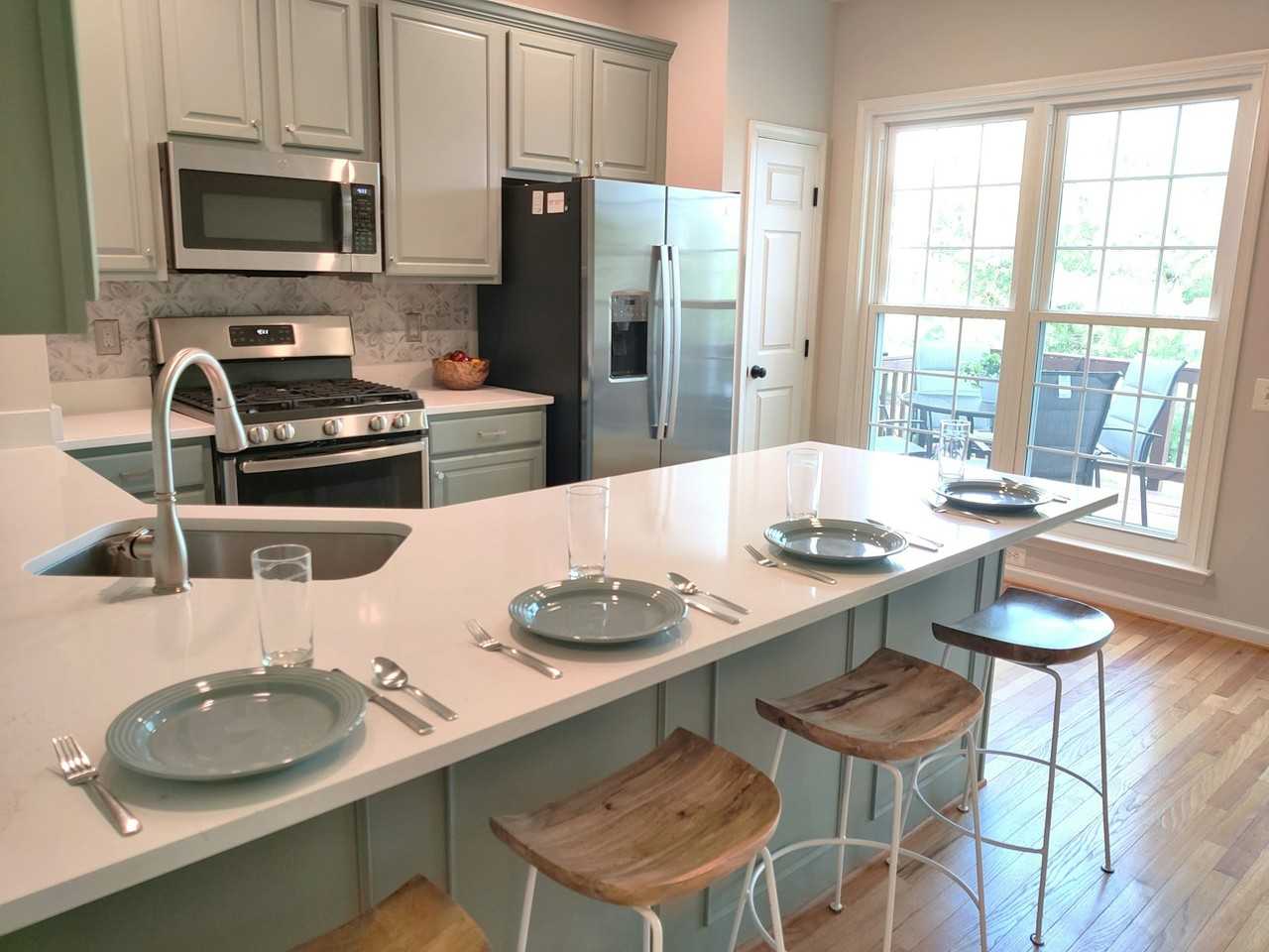 6413 Hawk View Ln - Photo 3 of 34