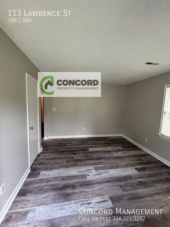 113 Lawrence St - Photo 3 of 22