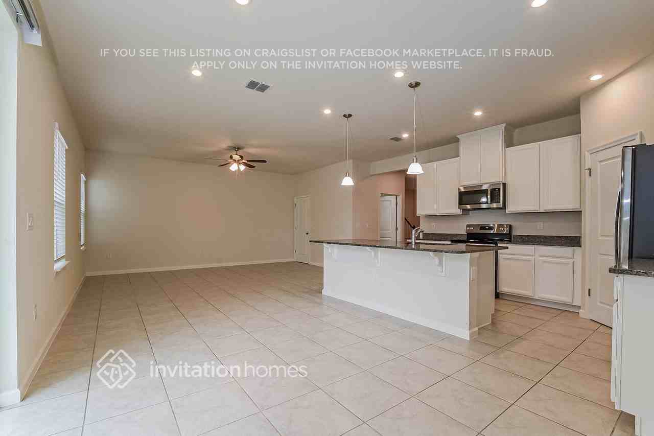 3070 Slough Creek Dr - Photo 5 of 18