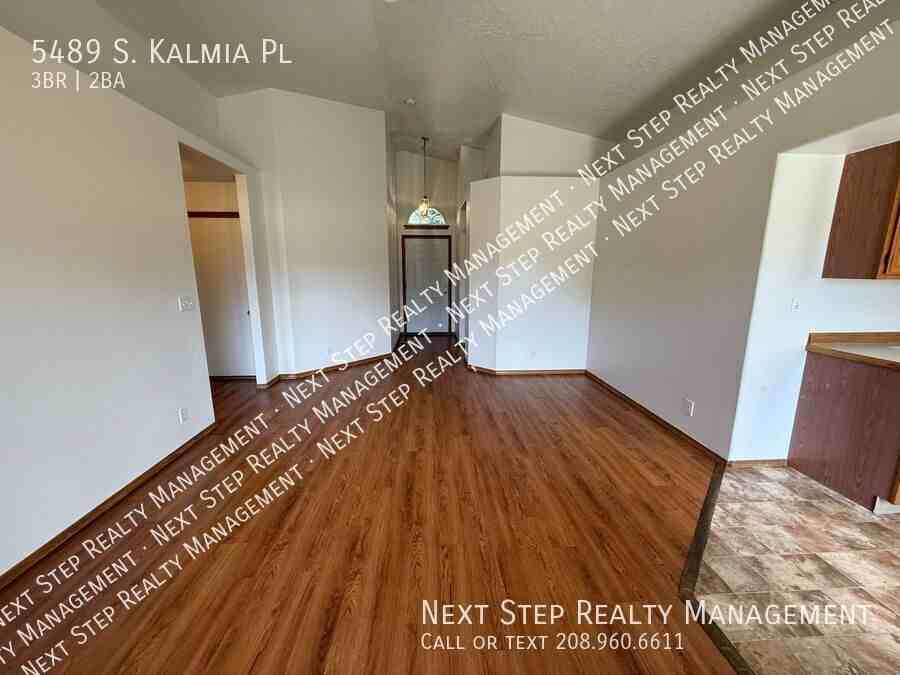 5489 S Kalmia Pl - Photo 3 of 18