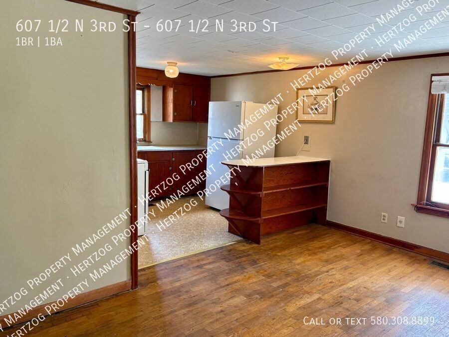 607 1/2 N 3rd St - Photo 2 of 12