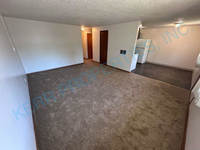 220 Ne Liberty Ave - Photo 3 of 18