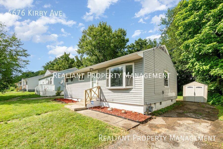 4676 Kirby Ave - Photo 2 of 14
