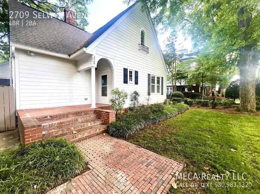 2709 Selwyn Ave - Photo 2 of 24