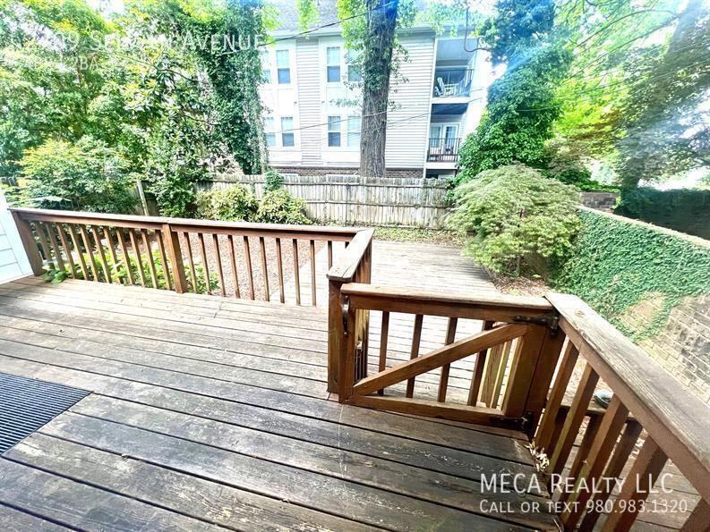 2709 Selwyn Ave - Photo 3 of 24