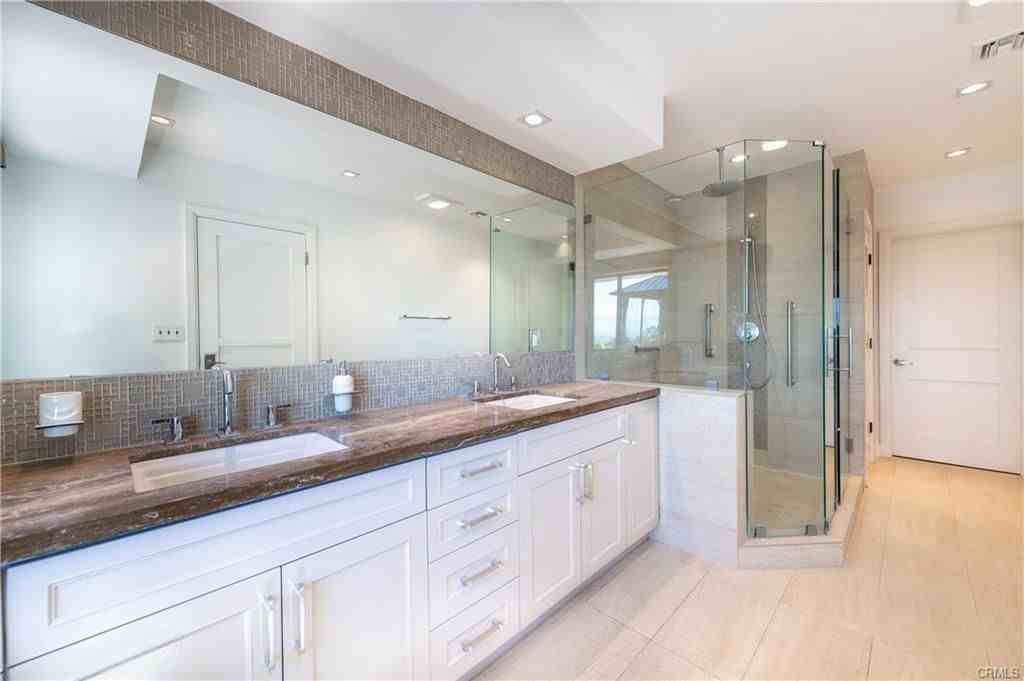 16511 Academia Dr - Photo 2 of 8