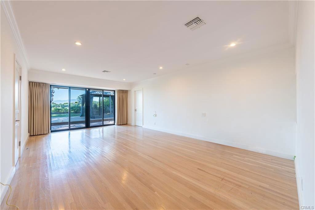 16511 Academia Dr - Photo 3 of 8