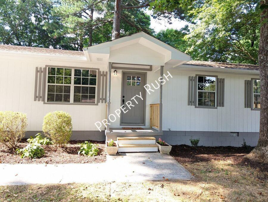 1326 Fernwood Dr - Photo 3 of 24