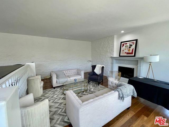 9665 Heather Rd - Photo 2 of 8