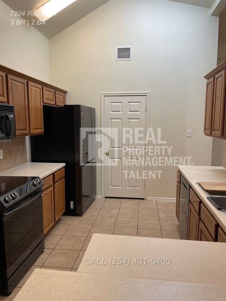 7204 Rickey Dr - Photo 5 of 16