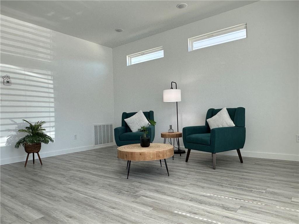 970 Boardwalk Ave - Photo 2 of 19