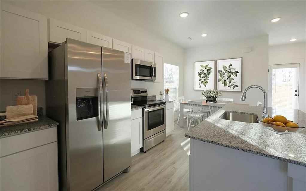 970 Boardwalk Ave - Photo 4 of 19