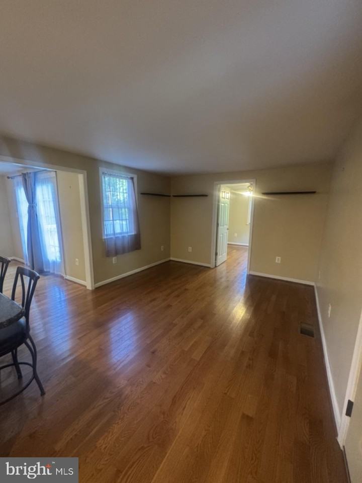 43880 Scriber Ln - Photo 2 of 18