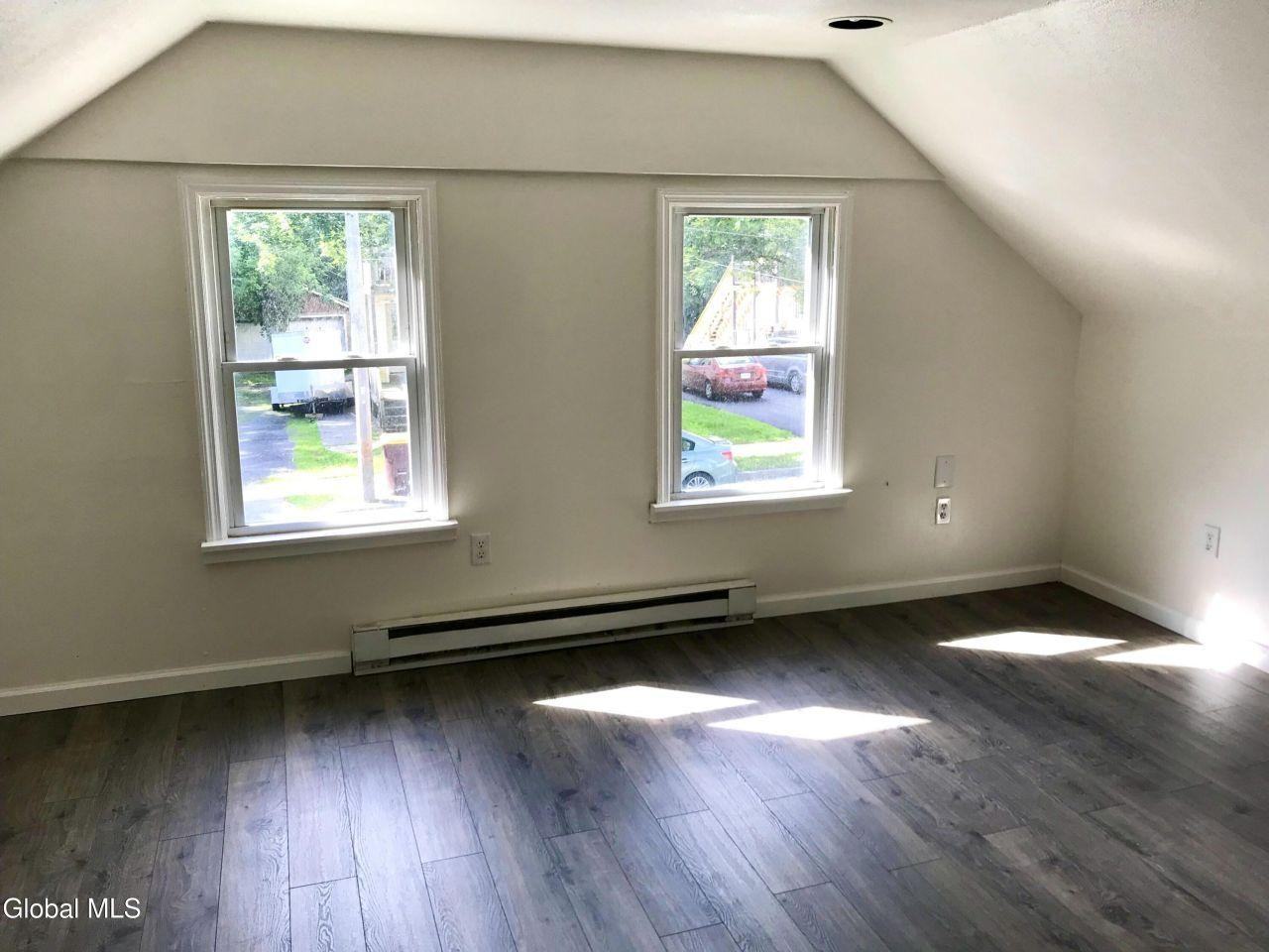 13 Montcalm St - Photo 2 of 10