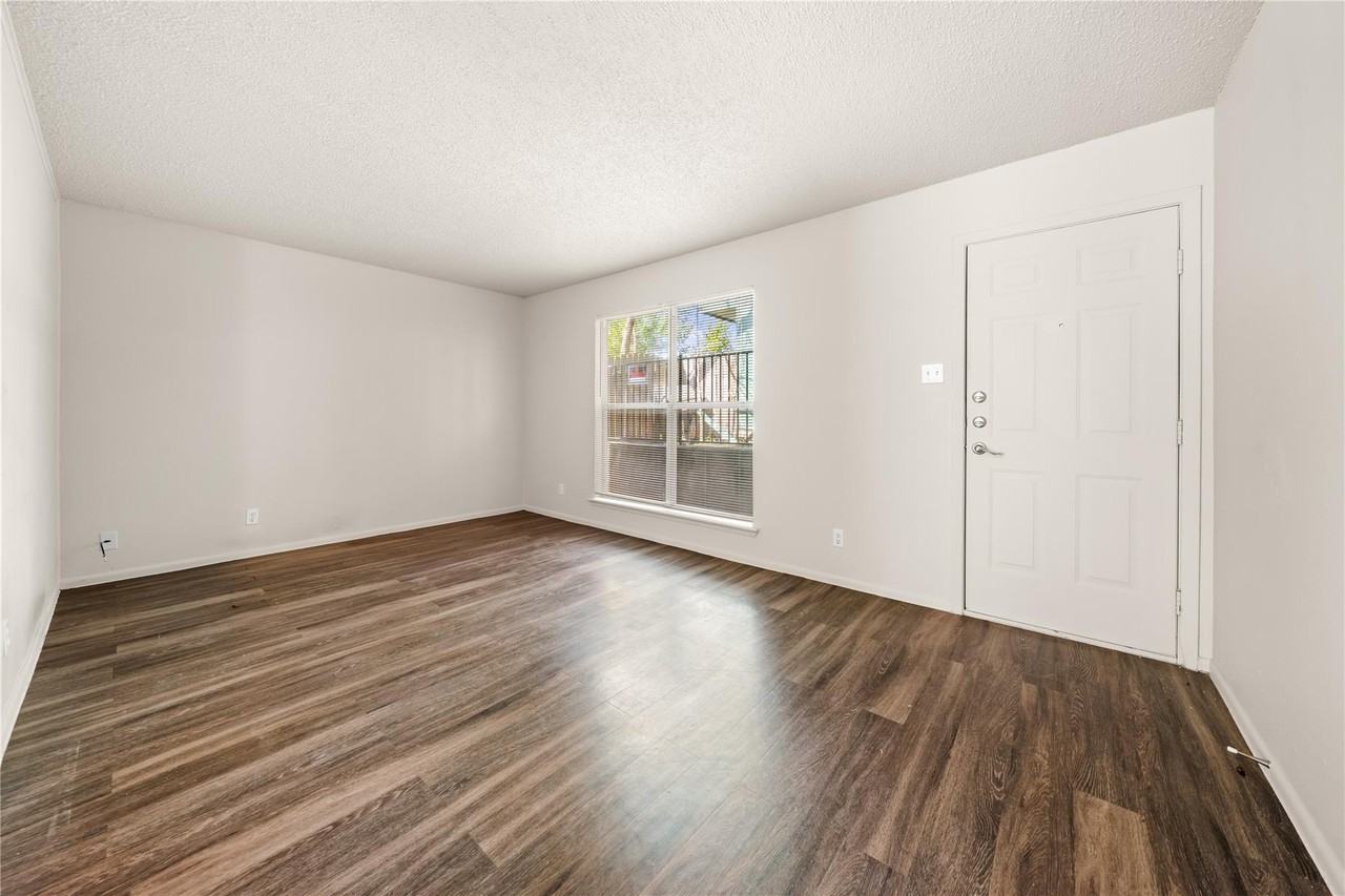 2314 Greenfield Pkwy - Photo 5 of 13