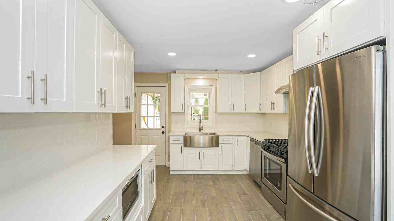 2282 3rd Street - Photo 4 of 24