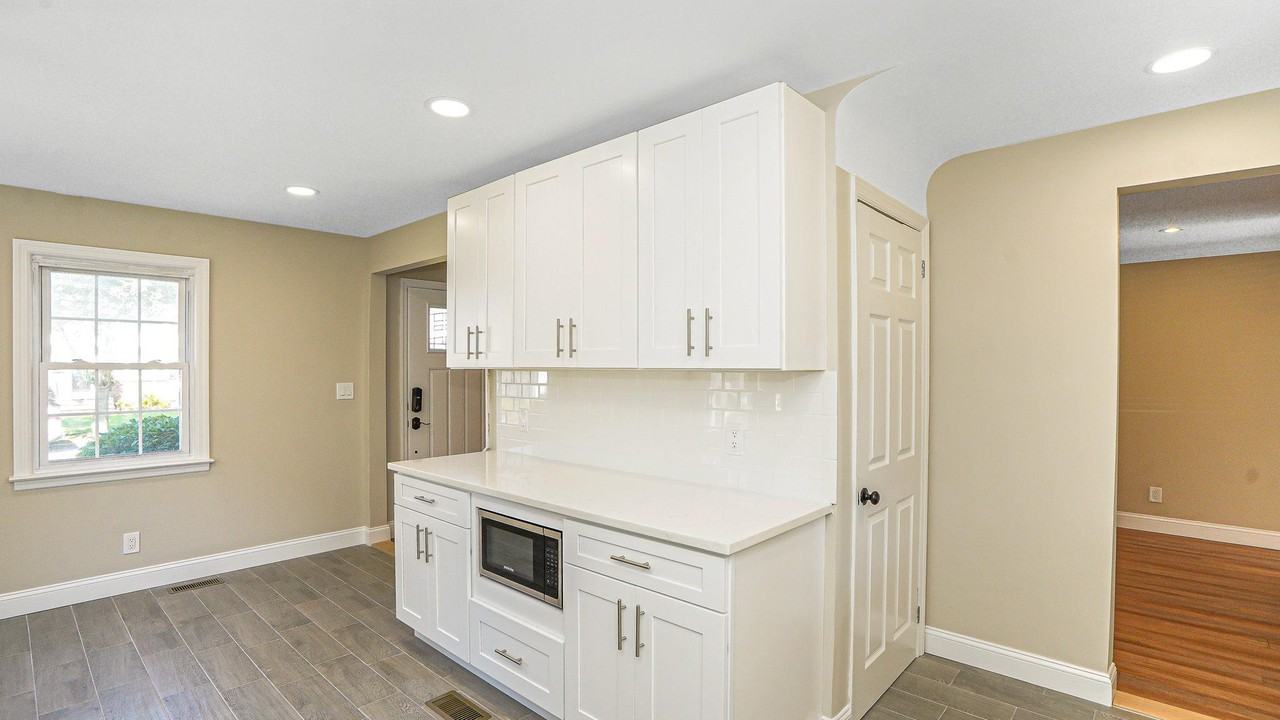 2282 3rd Street - Photo 6 of 24