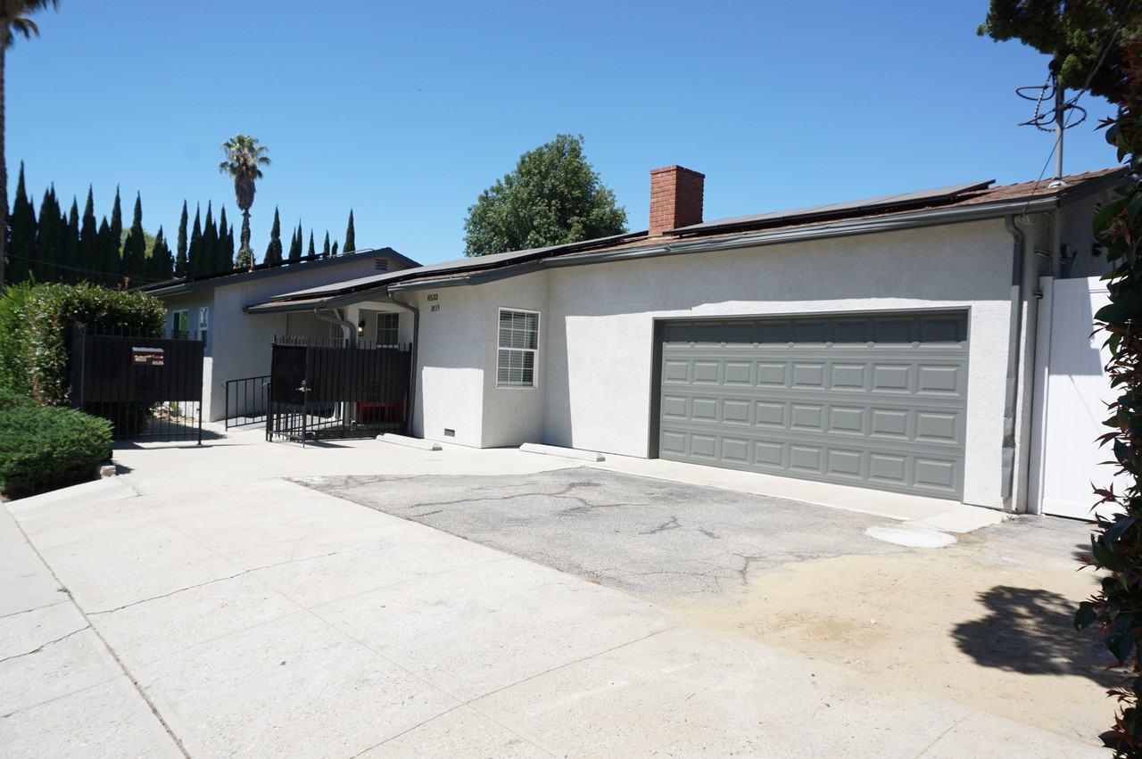 8533 Woodley Ave - Photo 2 of 50