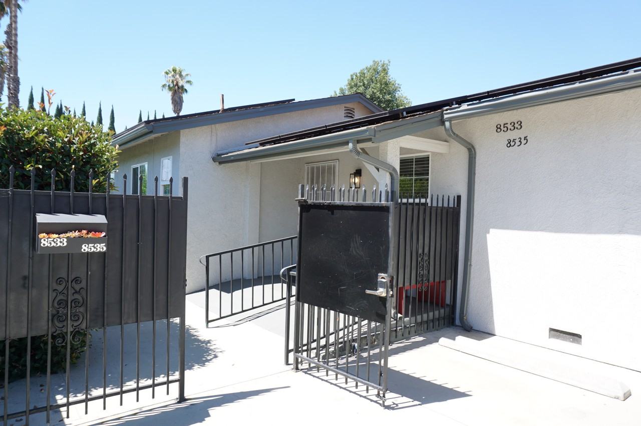 8533 Woodley Ave - Photo 3 of 50