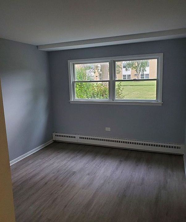 390 Executive Dr #104 - Photo 2 of 5