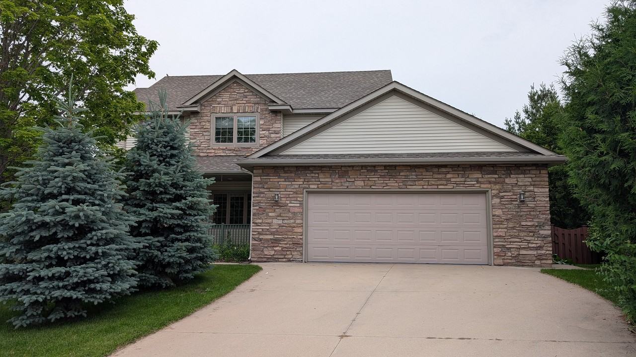 2669 Kathleen Ln Ne #NA - Photo 2 of 50