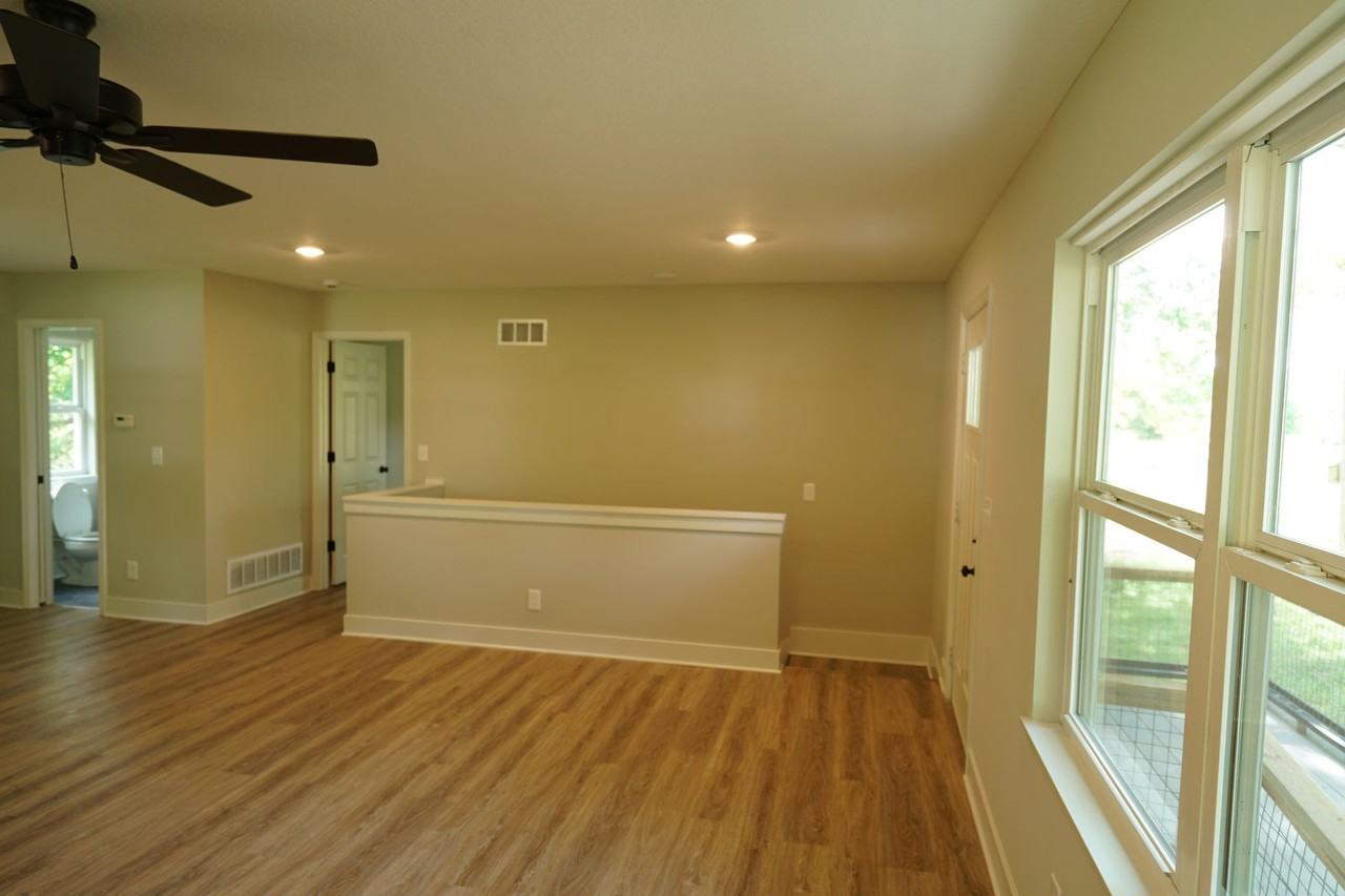 1104 N 1200 Rd - Photo 4 of 8