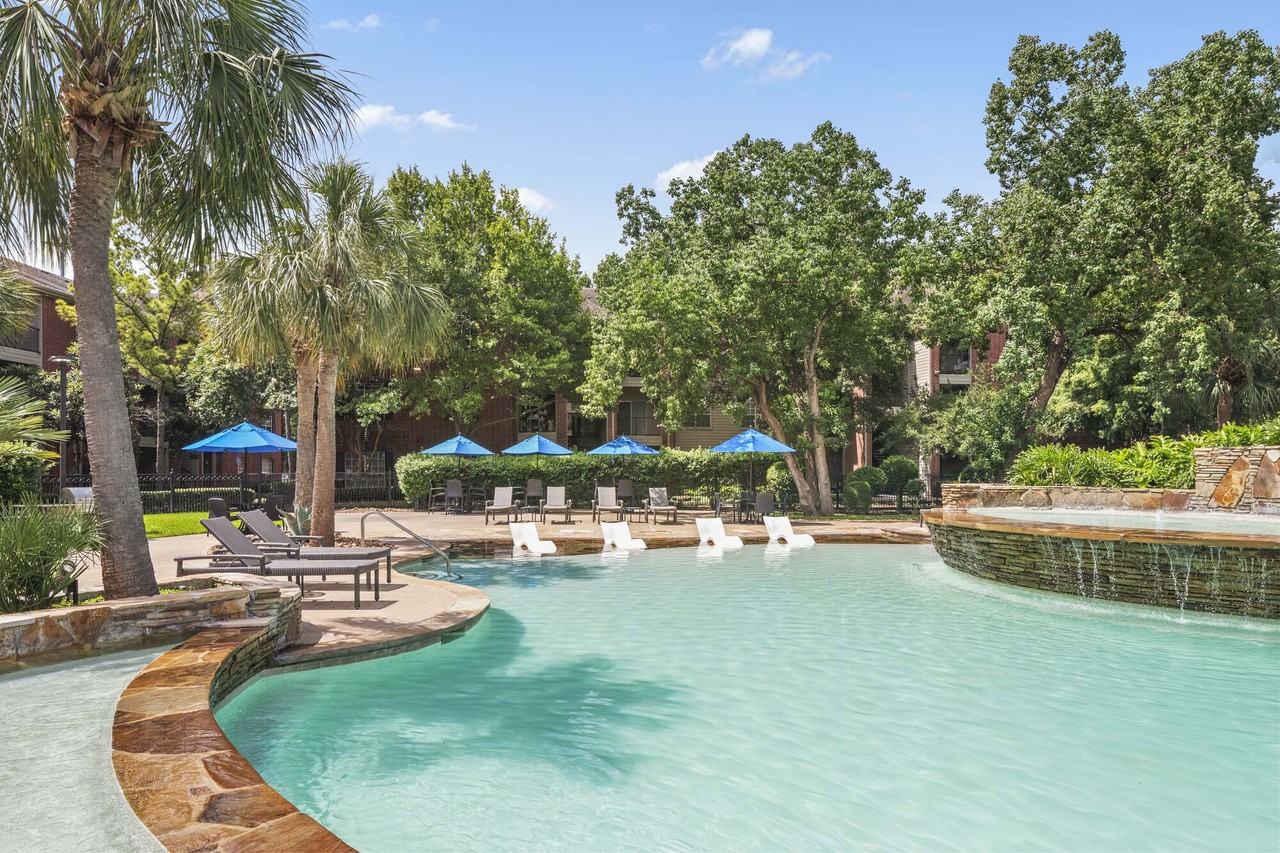 Camden Holly Springs - Photo 2 of 35