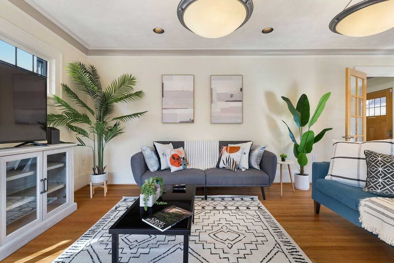 710 10th Ave E #1035931P - Photo 6 of 44