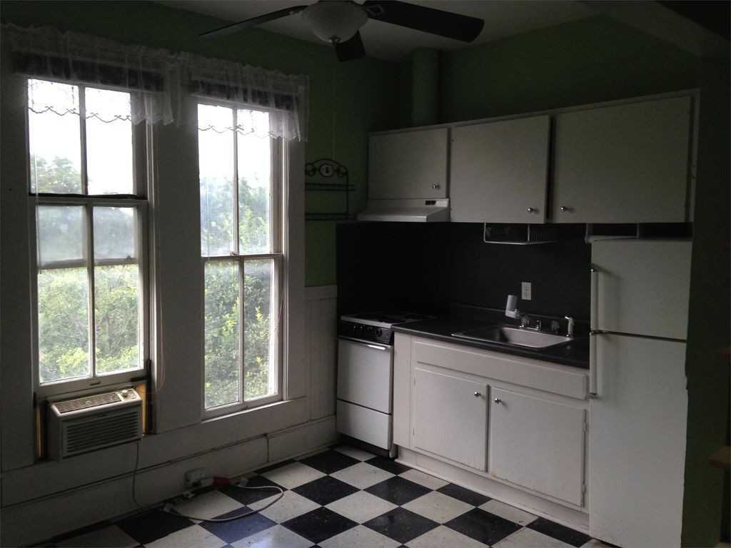 319 North Street - Photo 2 of 11