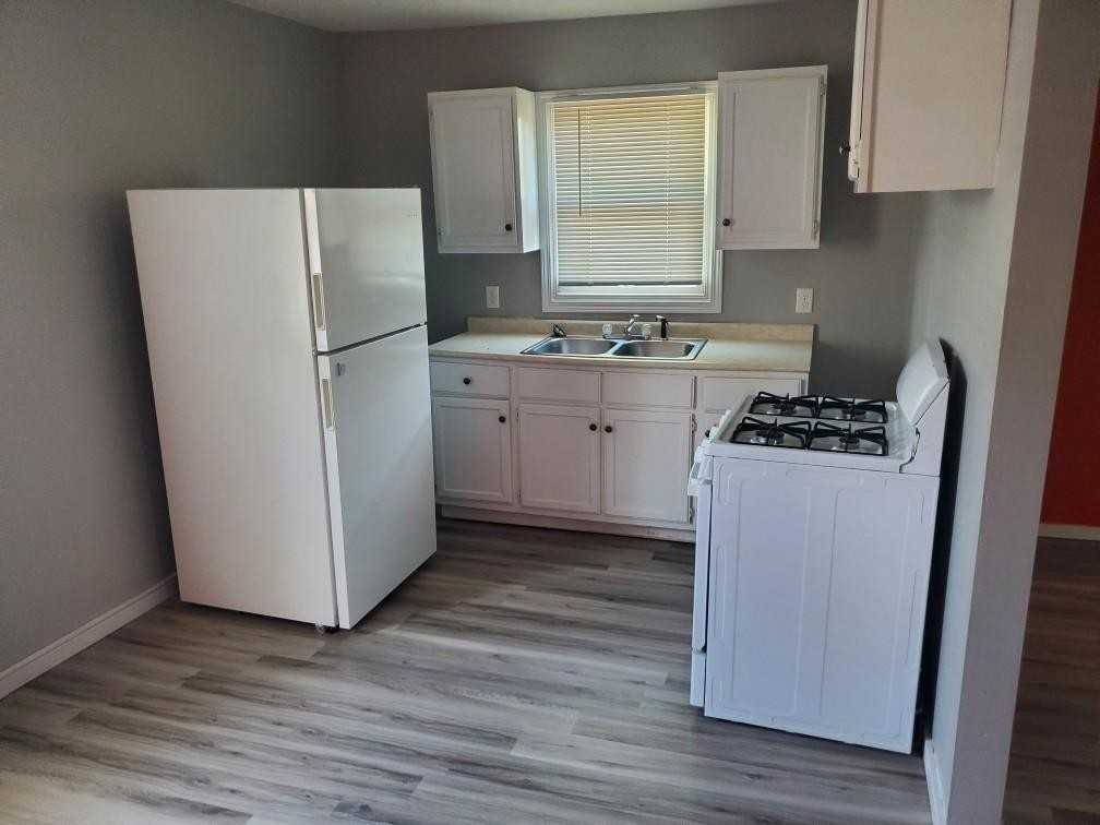 1634 S William St - Photo 3 of 8