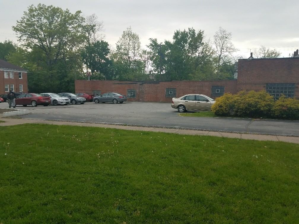 1875 forest hills blvd - Photo 2 of 14