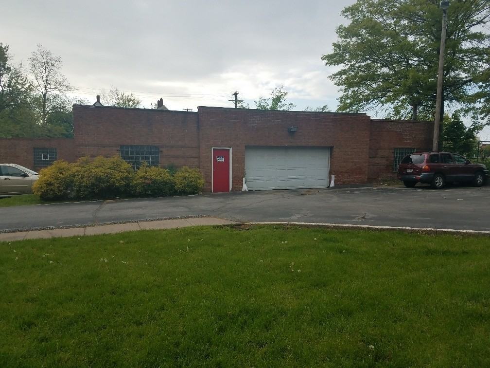 1875 forest hills blvd - Photo 3 of 14