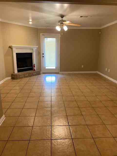 305 Cole Avenue - Photo 2 of 10