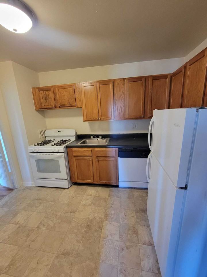 6101 Park Heights Avenue - Photo 4 of 29