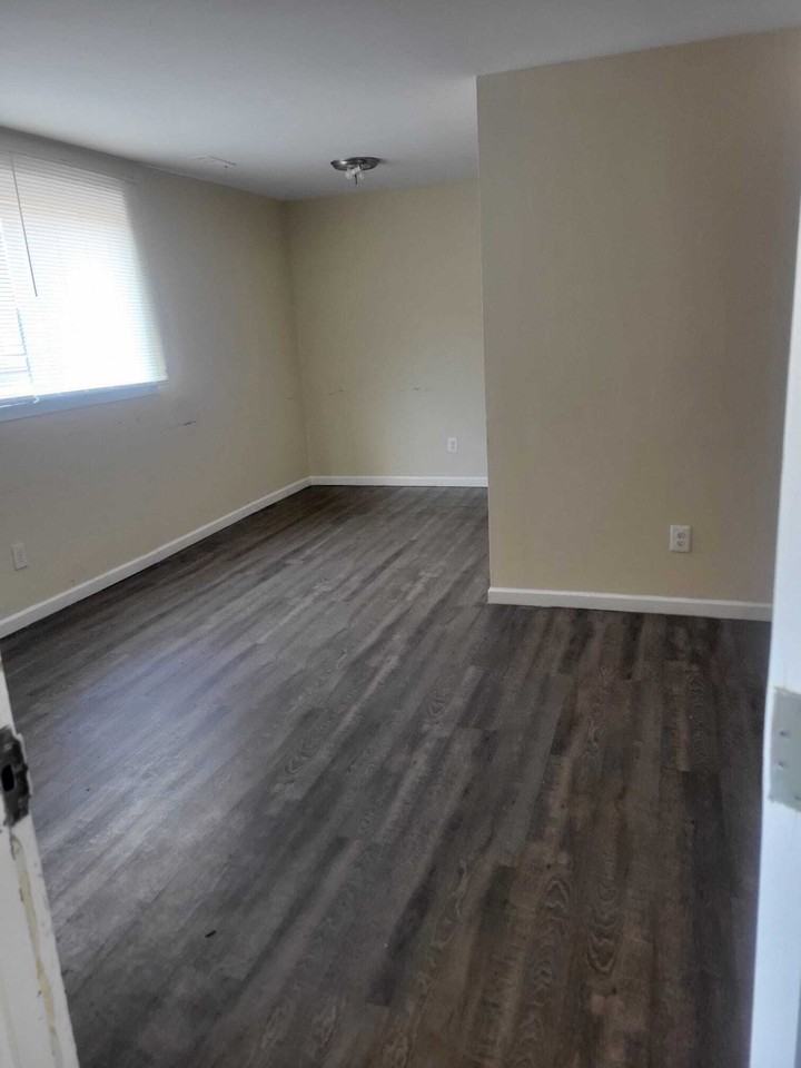 Chelsea Apartments - Photo 6 of 38