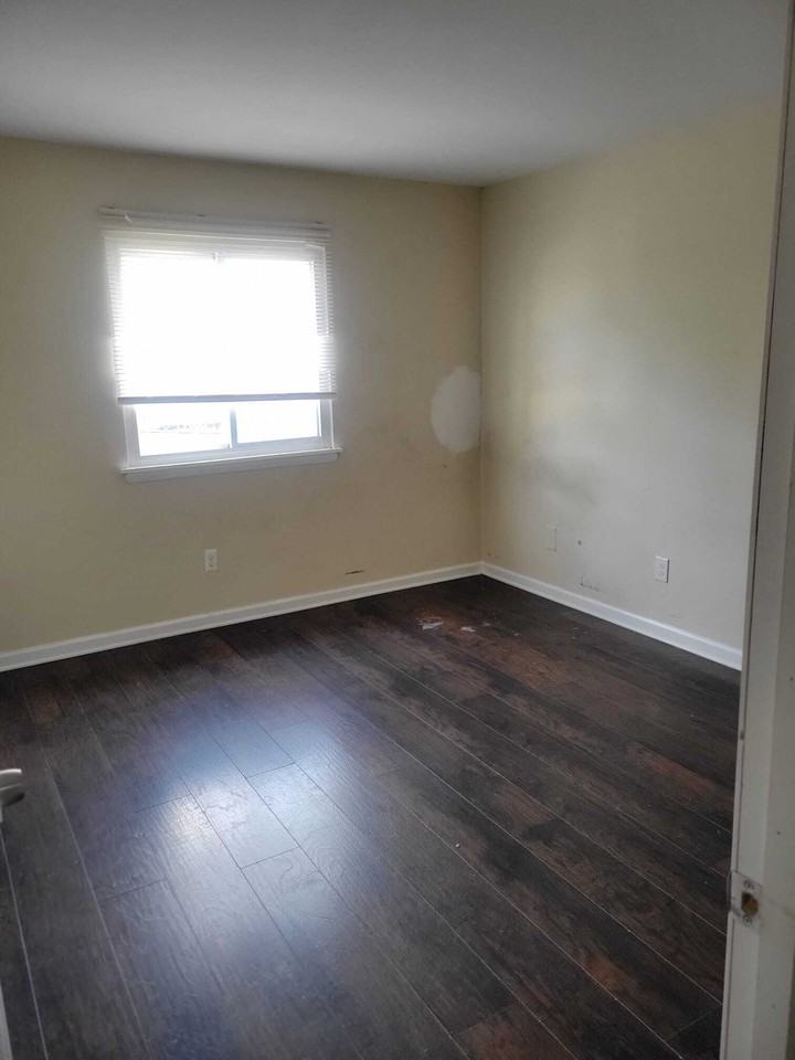 Chelsea Apartments - Photo 7 of 38