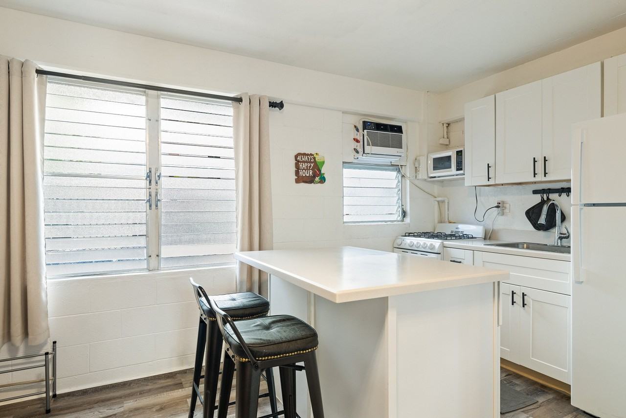 235 Liliuokalani Ave #125 - Photo 4 of 18