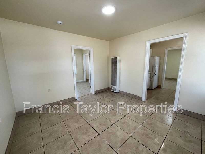 741 S Escondido Blvd #01 - Photo 3 of 16