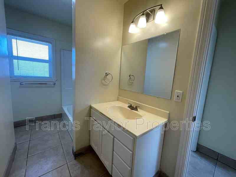 741 S Escondido Blvd #01 - Photo 7 of 16
