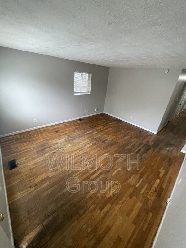 1950 Carrollton Ave - Photo 3 of 20