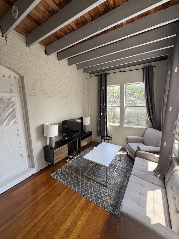 1905 Beacon St #1R - Photo 3 of 18