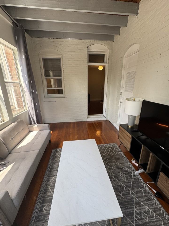 1905 Beacon St #1R - Photo 4 of 18