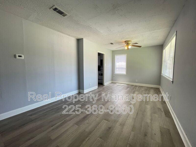 6822 Merrydale Ave - Photo 3 of 19